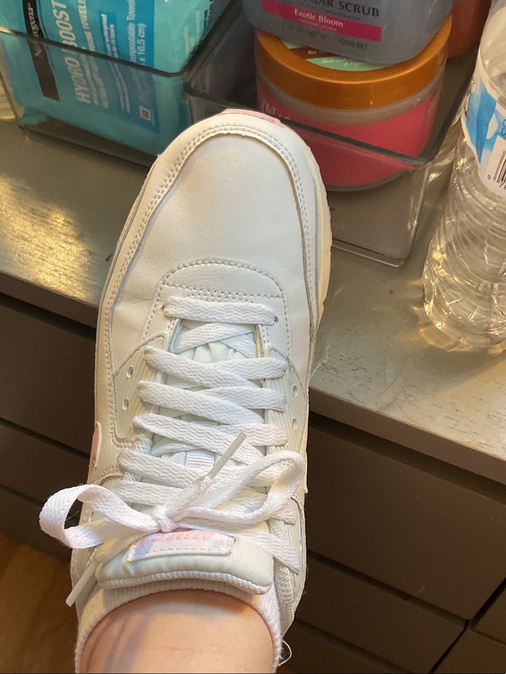 Nike Kids White Low-Top Sneakers with Subtle Pink Accent